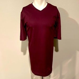 CROFT & BARROW XLT PINSTRIPED V-NECK SHORT SLEEVE TSHIRT